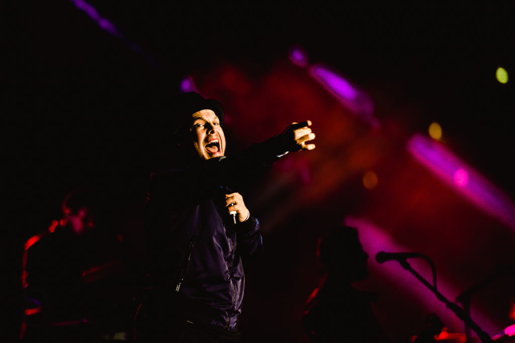 Gavin Degraw at Red Hat Ampitheater by raleigh concert photographer dave shay