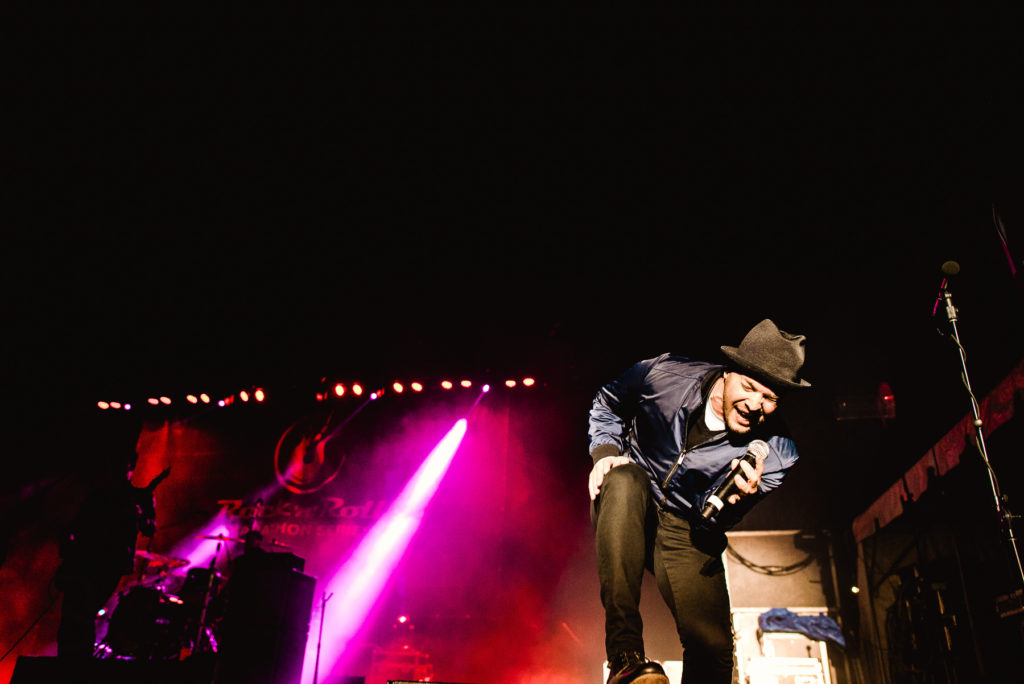 Gavin Degraw at Red Hat Ampitheater by raleigh concert photographer dave shay