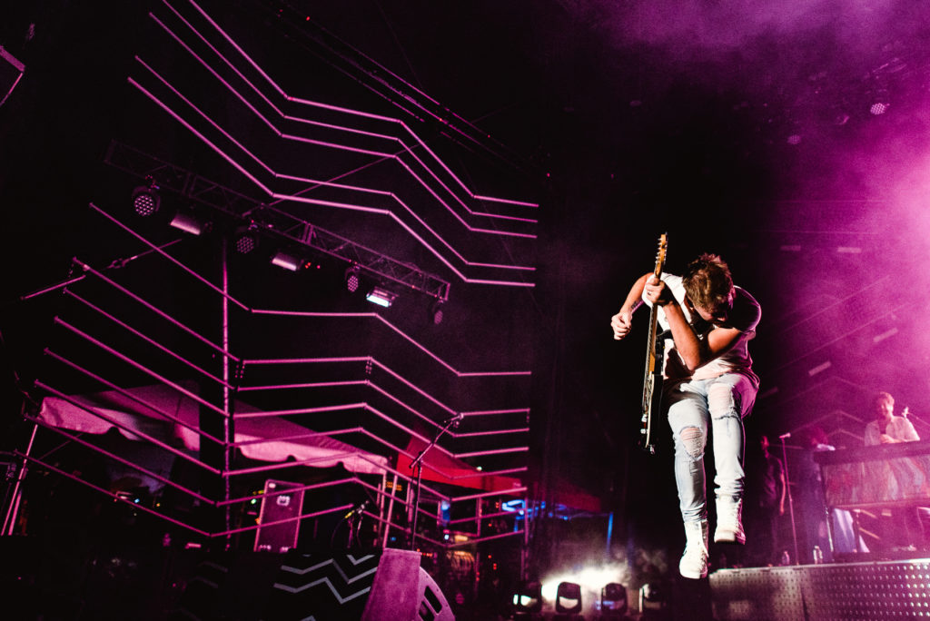 NEEDTOBREATHE photos by raleigh concert photographer dave shay at red hat amphitheater on Tour De Compadres 2016 #TourDeCompadres2016