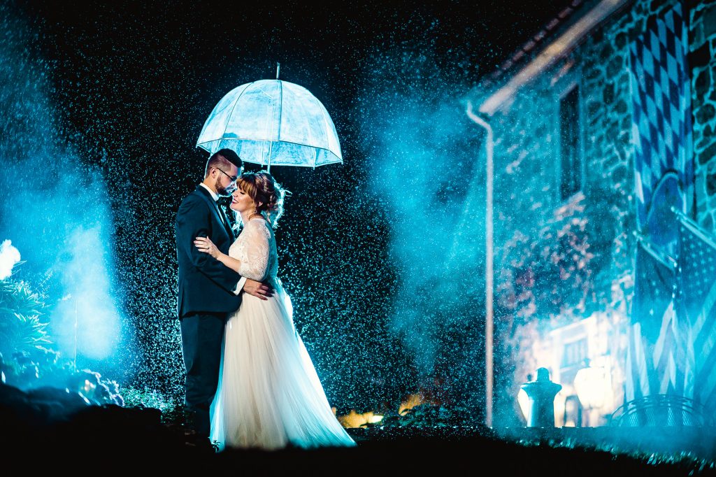 rainy day wedding photo at the inn at millrace pond