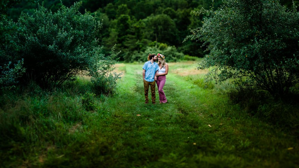 brenizer method stitch in candid engagement photo