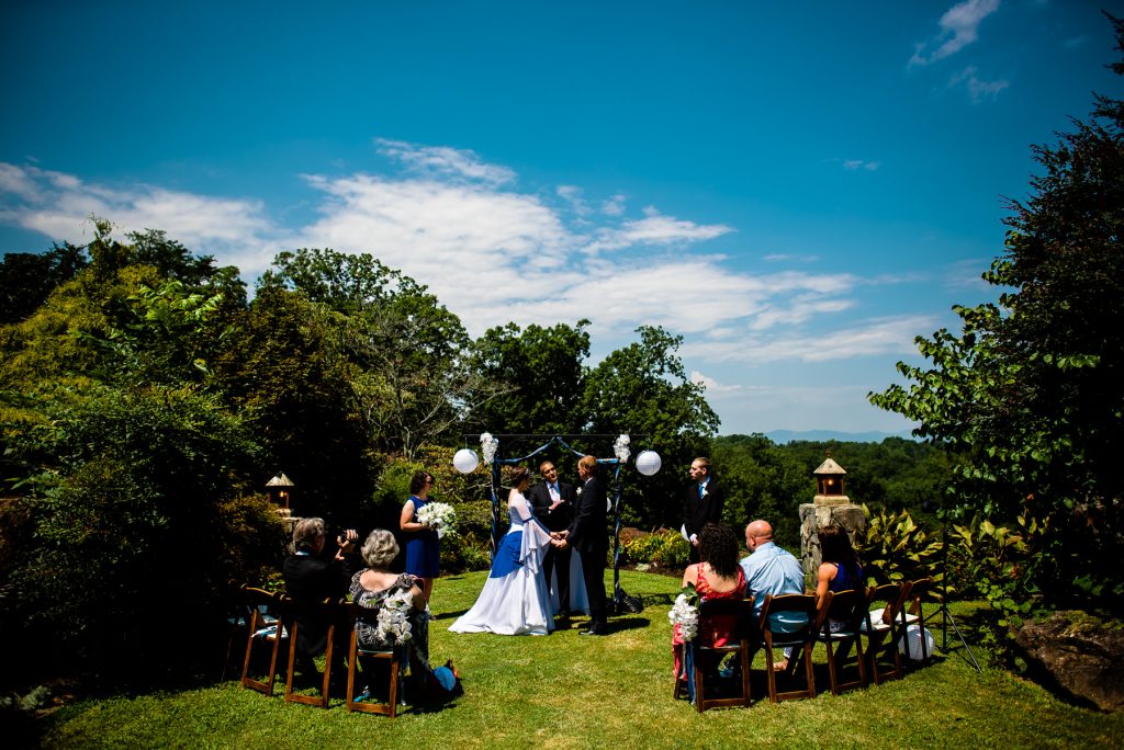 elopement photo in greenville sc