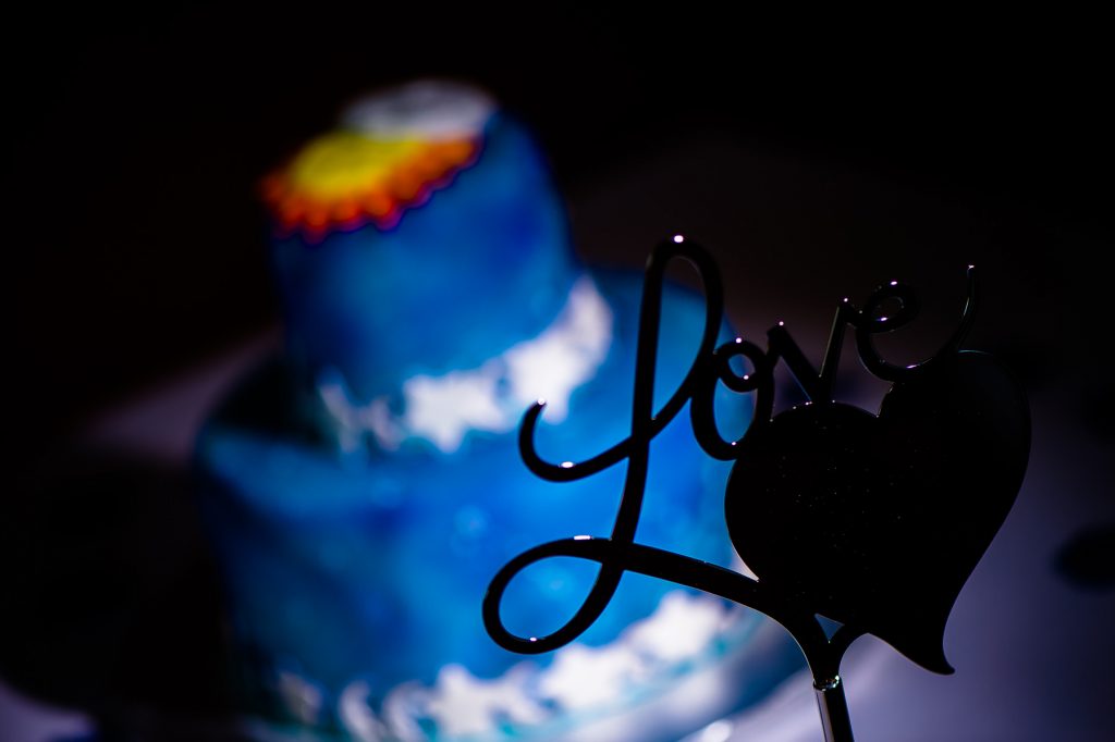 stars and moon designed wedding cake